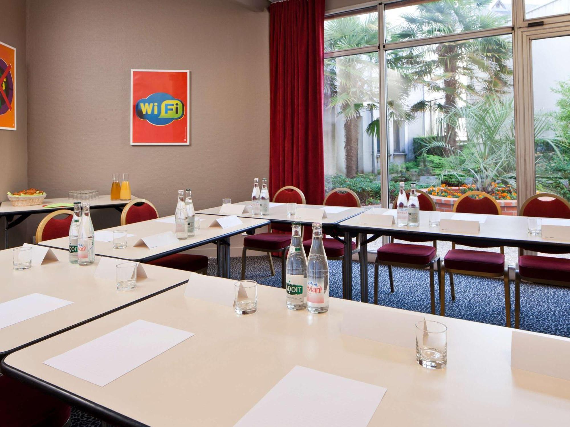 Hotel Ibis Styles Blois Centre Gare Exterior foto