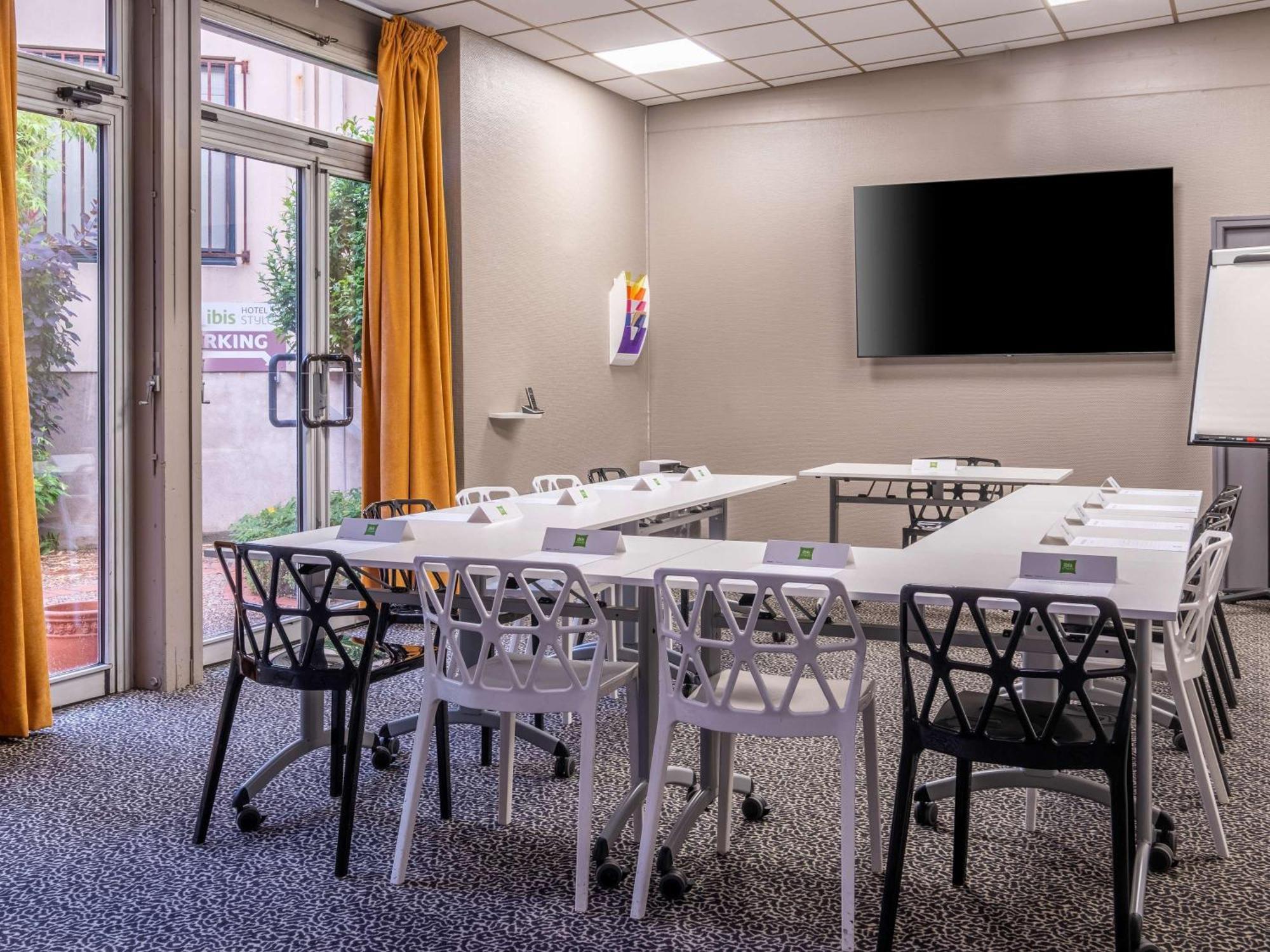 Hotel Ibis Styles Blois Centre Gare Exterior foto
