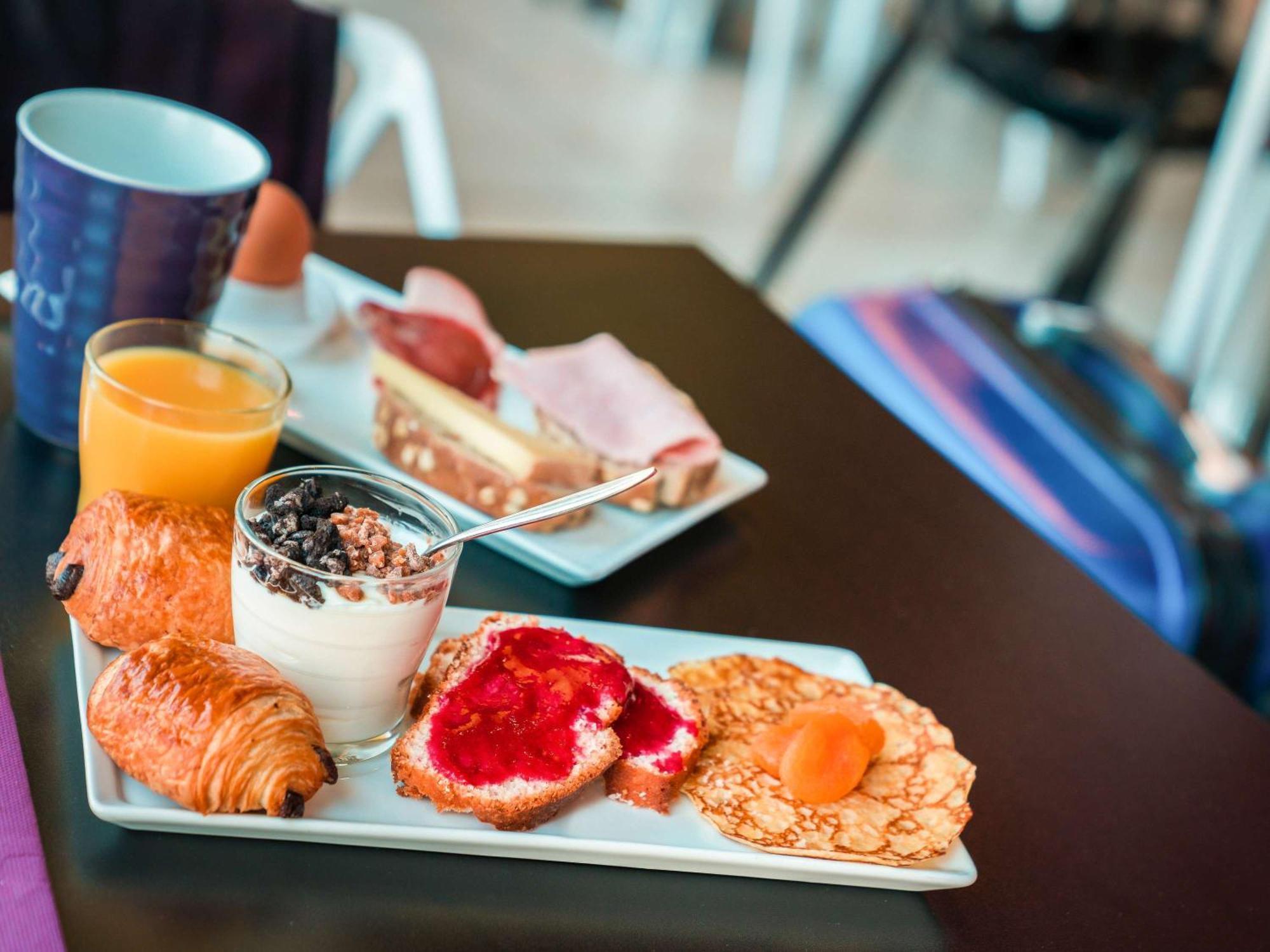 Hotel Ibis Styles Blois Centre Gare Exterior foto